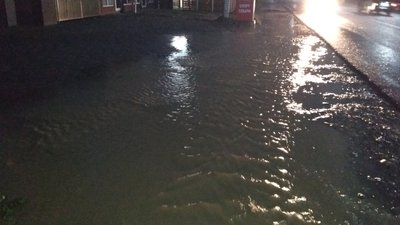 Підтоплені будинки та дороги. На Прикарпатті продовжує вирувати стихія Підтоплені будинки та дороги. На Прикарпатті продовжує вирувати стихія