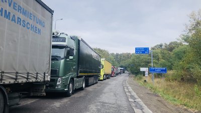 Тимчасові обмеження для вантажівок: яка ситуація на КПП "Ужгород–Вишнє Нємецьке" Тимчасові обмеження для вантажівок: яка ситуація на КПП "Ужгород–Вишнє Нємецьке"