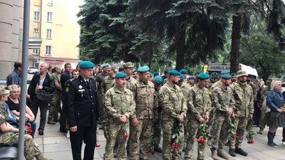 В Одесі простилися із командиром одеської бригади морської піхоти В Одесі простилися із командиром одеської бригади морської піхоти
