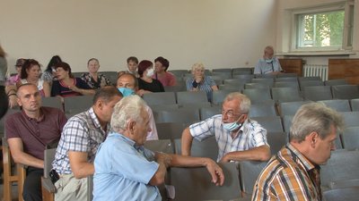 Медики і далі без зарплат: смілянські депутати вкотре не зібрались на сесію