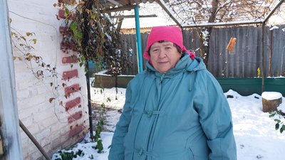 "Сусідів немає за кілометр". Як живуть мешканці малолюдного села на прикордонні Сумщини "Сусідів немає за кілометр". Як живуть мешканці малолюдного села на прикордонні Сумщини