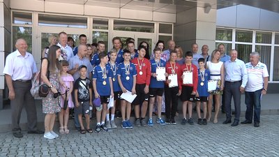 На Запоріжжі вихованців гандбольної школи нагородили за перемогу у чемпіонаті України