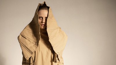 Колекція однієї валізи: українська дизайнерка евакуювалась до Варшави Колекція однієї валізи: українська дизайнерка евакуювалась до Варшави