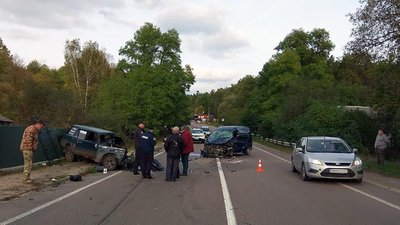 У Житомирському районі поліція розслідує смертельну ДТП за участі чотирьох автомобілів