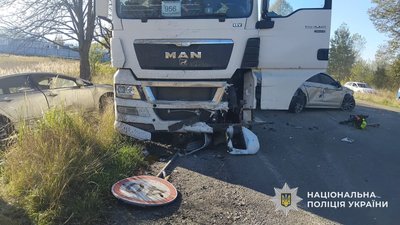 У смертельній ДТП за участі вантажівки поблизу Тячева загинув чоловік