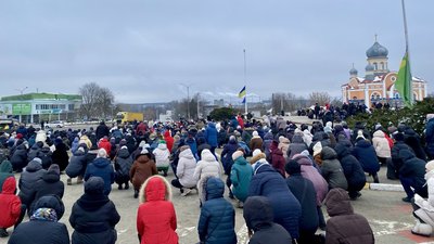 У Малині прощаються з 23-річним пілотом бойового літака МіГ-29 Владиславом Залістовським У Малині прощаються з 23-річним пілотом бойового літака МіГ-29 Владиславом Залістовським