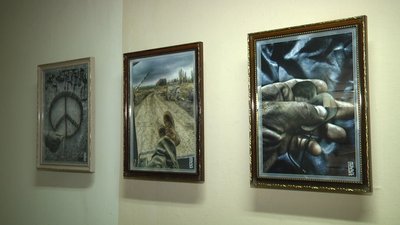 У Житомирі відкрили виставку фотографій з фронту "Кедь ми пришла карта" У Житомирі відкрили виставку фотографій з фронту "Кедь ми пришла карта"