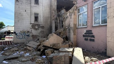 Пошкоджена амбулаторія на вул. Академіка Заболотного