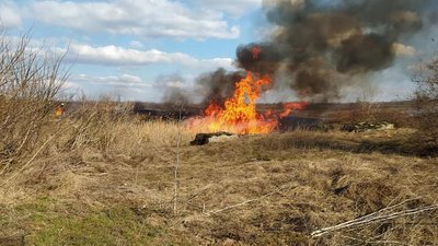 На Миколаївщині за добу сталися десять пожеж. Загинули дві людини На Миколаївщині за добу сталися десять пожеж. Загинули дві людини