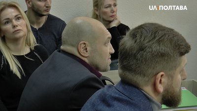Обвинувачена Наталія Саєнко та її адвокати у суді Обвинувачена Наталія Саєнко та її адвокати у суді