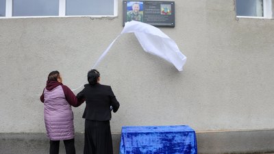 В Ізмаїлі відкрили меморіальну дошку загиблому військовому Сергію Каяфі В Ізмаїлі відкрили меморіальну дошку загиблому військовому Сергію Каяфі