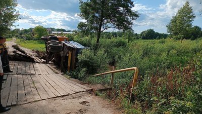На Полтавщині вантажівка перекинулась на газопровід: наслідки