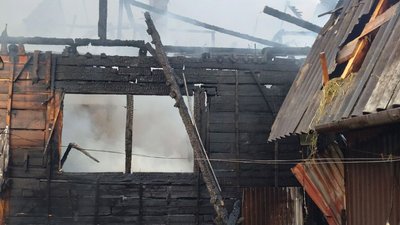 "Власниця перебуває за кордоном". У селі на Закарпатті горів житловий будинок