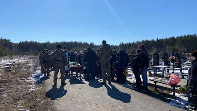 У Полтаві прощаються із загиблим воїном Андрієм Пархоменком