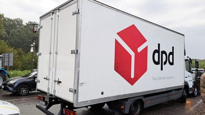 На Закарпатті у чоловіка вилучили вантажівку через приховані сигарети