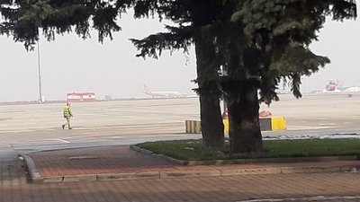Літак з евакуйованими з Уханя українцями приземлився у Харкові Літак з евакуйованими з Уханя українцями приземлився у Харкові