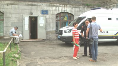 Мешканці гуртожитку в Запоріжжі судяться з державною реєстраторкою