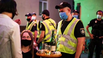 Поліція нагрянула до бару, де був захід KyivPride: учасники кажуть про тиск