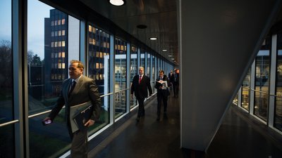 Експрикордонника підозрюють у незаконному пропуску Порошенка на Мальдіви