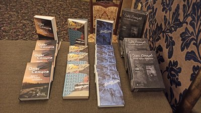 У Вінниці Олег Сенцов презентував свої книги У Вінниці Олег Сенцов презентував свої книги