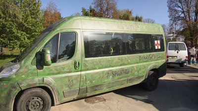 "Дика гонка": учасники забігу в Житомирі збирали кошти на авто для військових "Дика гонка": учасники забігу в Житомирі збирали кошти на авто для військових