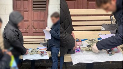 1200$ за посвідку: в Одесі справу посадовиці міграційної служби передали до суду 1200$ за посвідку: в Одесі справу посадовиці міграційної служби передали до суду