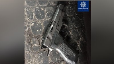 У Житомирі невідомий влаштував стрілянину на проспекті Незалежності У Житомирі невідомий влаштував стрілянину на проспекті Незалежності