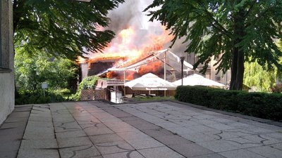 В центрі Тернополя горить бар