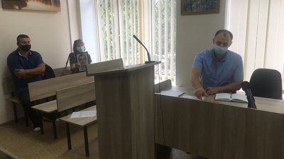 Обвинуваченій у вбивстві інструктора тиру у Полтаві продовжили арешт Обвинуваченій у вбивстві інструктора тиру у Полтаві продовжили арешт