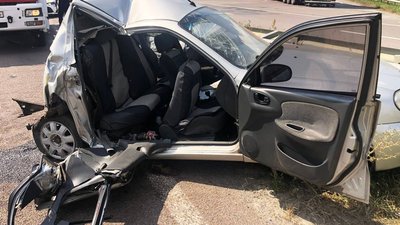 Одна людина загинула, троє — травмувались: на Рівненщині вантажівка в'їхала в автомобіль