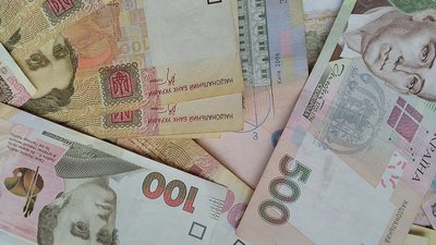 Гривня подешевшала на вихідні. Офіційний курс