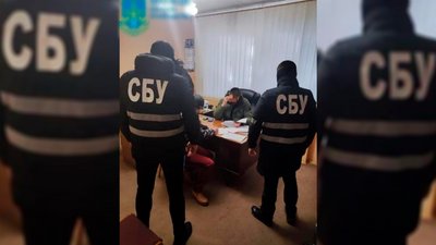 Дискредитував Сили оборони та популяризував Л/ДНР: колишньому міському голові Сновська повідомили про підозру Дискредитував Сили оборони та популяризував Л/ДНР: колишньому міському голові Сновська повідомили про підозру