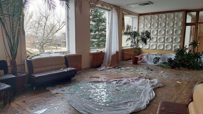 У Миколаєві будівля палацу творчості учнів зазнала пошкоджень після обстрілу облради У Миколаєві будівля палацу творчості учнів зазнала пошкоджень після обстрілу облради