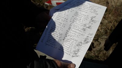 Допоможе вирішити всі проблеми: біля Козельця люди просять збудувати підземний скотопрогін замість надземного переходу Допоможе вирішити всі проблеми: біля Козельця люди просять збудувати підземний скотопрогін замість надземного переходу
