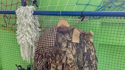 У Миколаєві виготовляють маскувальні костюми для військових У Миколаєві виготовляють маскувальні костюми для військових