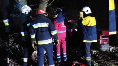 На Чернігівщині автівка з’їхала в кювет: водій загинув
