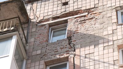 Аварійні будинки у Рівному: як реагує місто та що робити мешканцям Аварійні будинки у Рівному: як реагує місто та що робити мешканцям