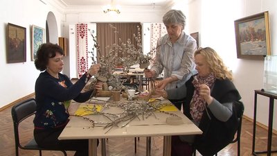 Черкащанка провела майстер-клас з виготовлення букету до Вербної неділі
