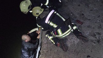 У Запоріжжі надзвичайники врятували чоловіка