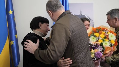 У Черкасах родинам загиблих прикордонників вручили ордени У Черкасах родинам загиблих прикордонників вручили ордени