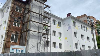 Реконструкція на мільйони: у Хмельницькому в серпні завершать добудову НВО №1