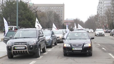 Миколаївські підприємці влаштували пікет. Вимагають право працювати під час карантину Миколаївські підприємці влаштували пікет. Вимагають право працювати під час карантину