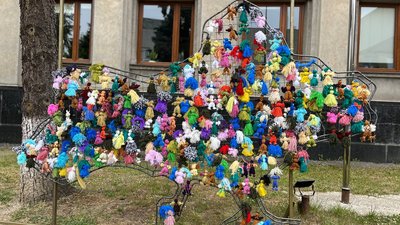 Майстер-класи та озеленення парку провели до Дня захисту дітей в Ужгороді Майстер-класи та озеленення парку провели до Дня захисту дітей в Ужгороді