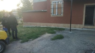На Полтавщині неповнолітня випала з вікна: вона перебуває у лікарні