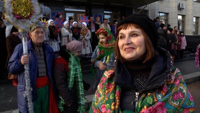 У Житомирі більше 100 людей спільно заспівали колядку "Нова радість стала" У Житомирі більше 100 людей спільно заспівали колядку "Нова радість стала"