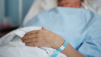У лікарні помер один з поранених унаслідок атаки РФ по селищу Ріпки