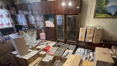 Склад контарфактого тютюну у квартирі у Харкові