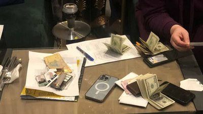 На Закарпатті посадовця БЕБ та місцевого депутата підозрюють у причетності до збуту підакцизних товарів На Закарпатті посадовця БЕБ та місцевого депутата підозрюють у причетності до збуту підакцизних товарів