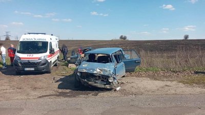 Біля селища на Харківщині зіштовхнулися два легковики: семеро людей травмувалися