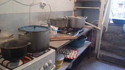 Тернопільські волонтерки приготували 4 000 вареників для військових Тернопільські волонтерки приготували 4 000 вареників для військових